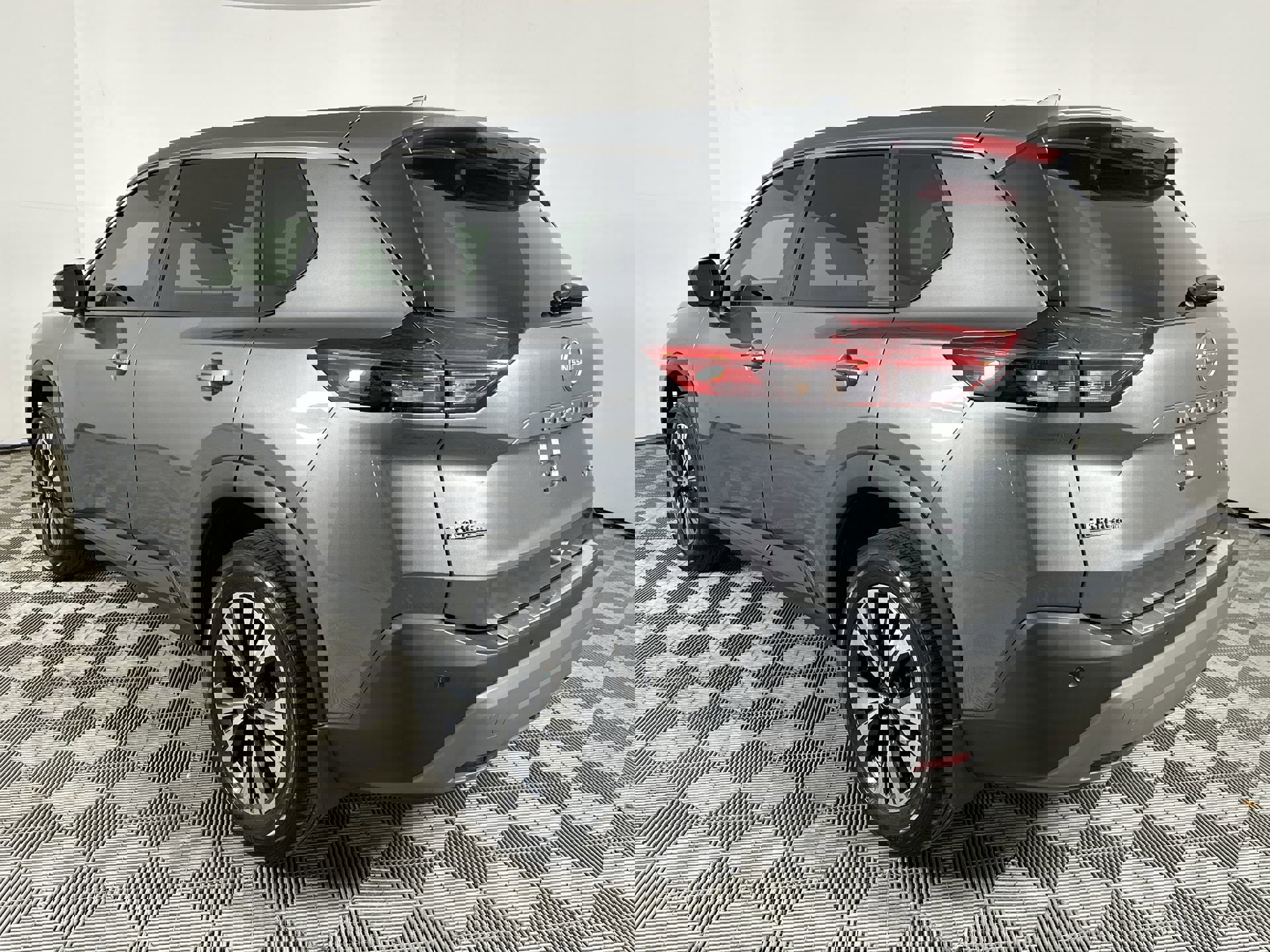 2023 Nissan Rogue SV photo 4
