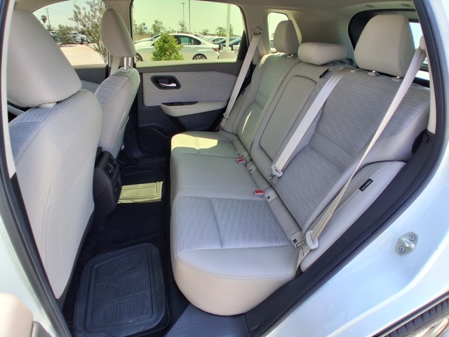 2023 Nissan Rogue SV photo 15