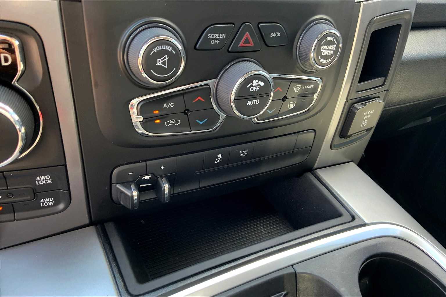 2023 Ram 1500 Classic SLT photo 31