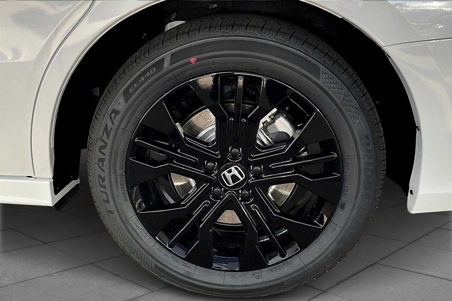 2025 Honda Odyssey photo 9