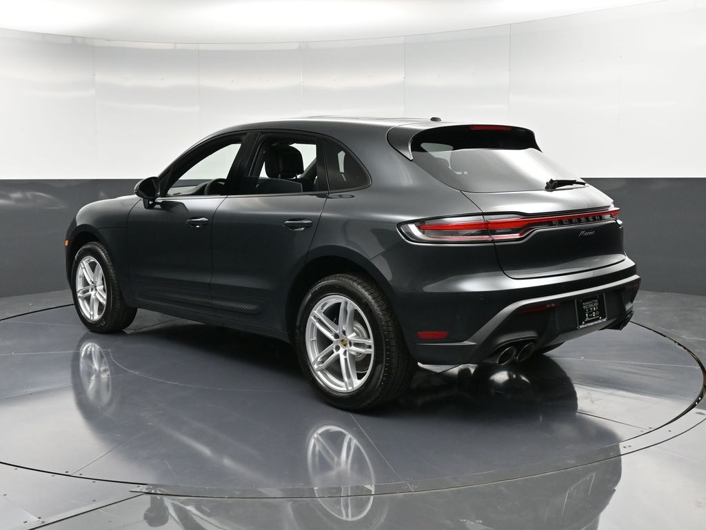 2025 Porsche Macan T photo 2