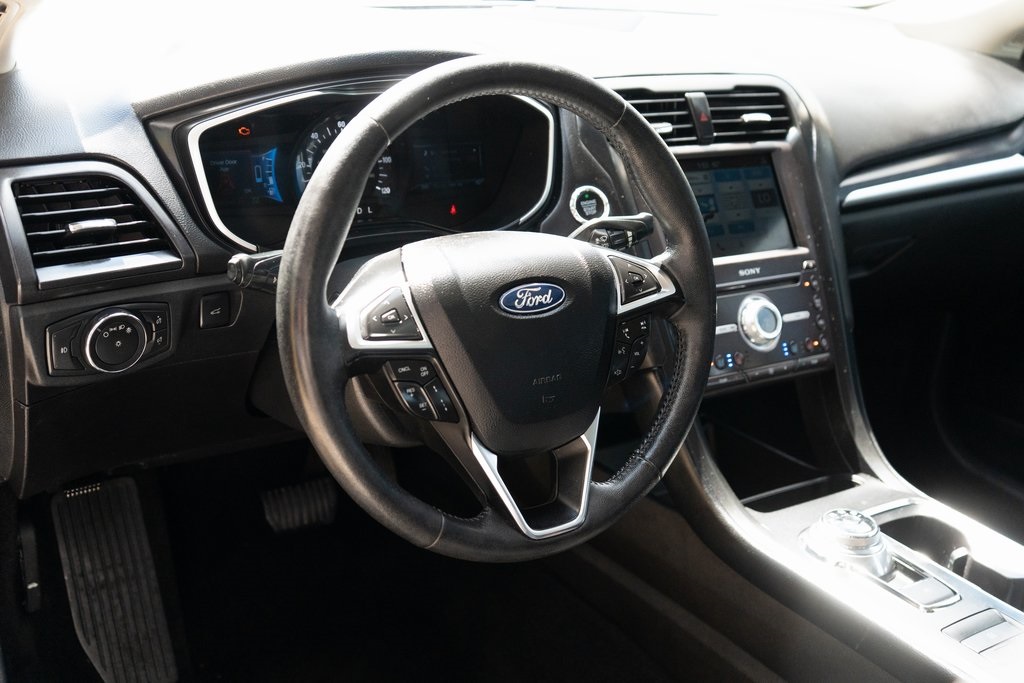 2019 Ford Fusion Hybrid Titanium photo 19