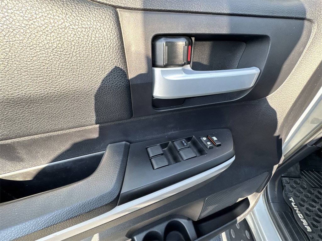 2020 Toyota Tundra SR5 CrewMax photo 13