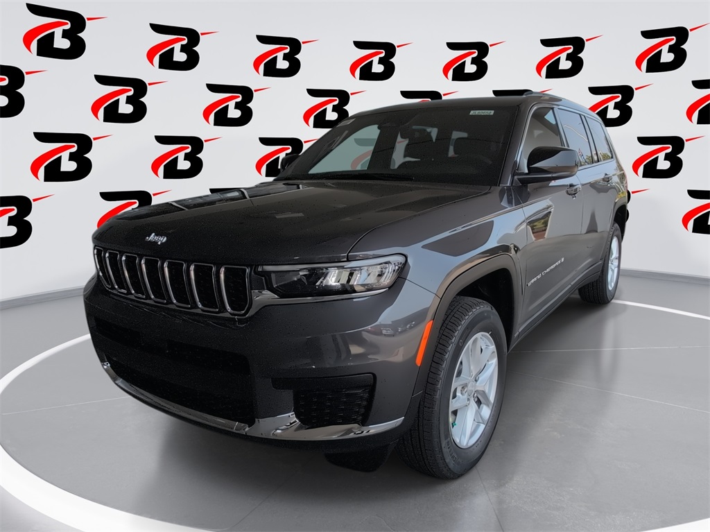 2025 Jeep Grand Cherokee L Laredo's photo