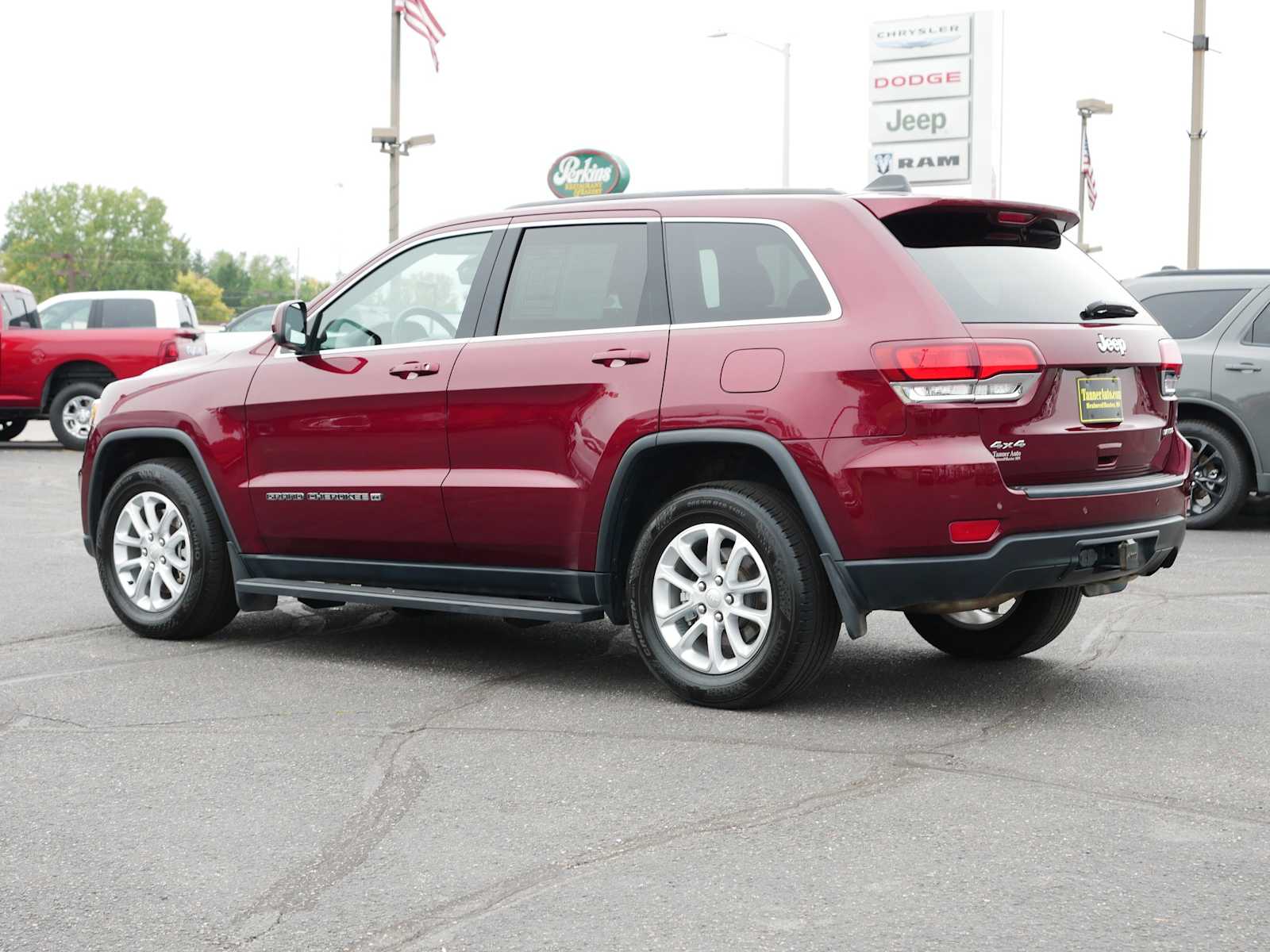 2022 Jeep Cherokee Laredo photo 4