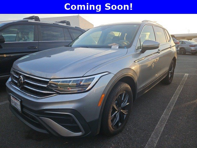 2024 Volkswagen Tiguan SE's photo