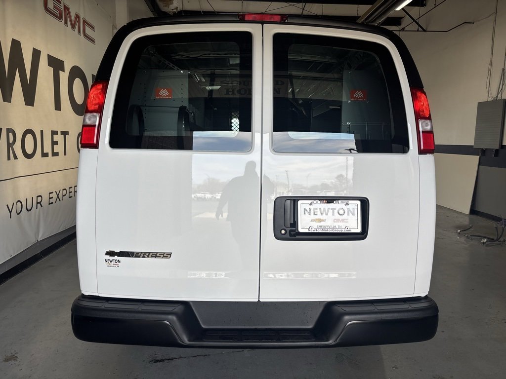 2025 Chevrolet Express Cargo 2500 photo 10
