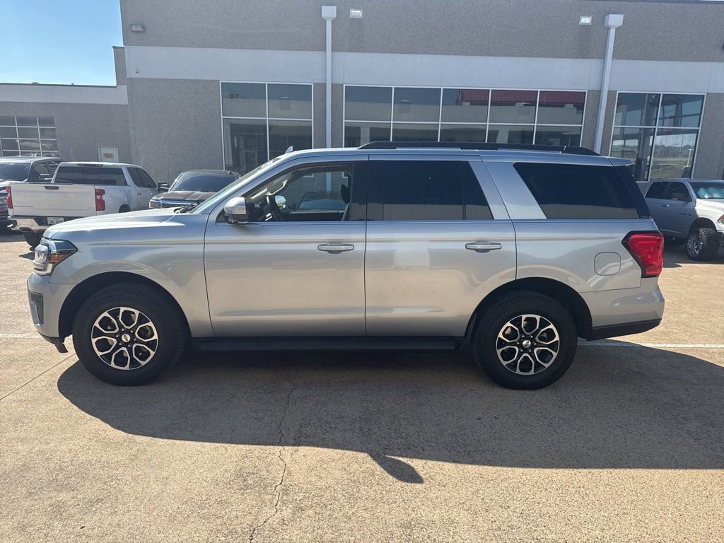 2024 Ford Expedition XLT photo 2