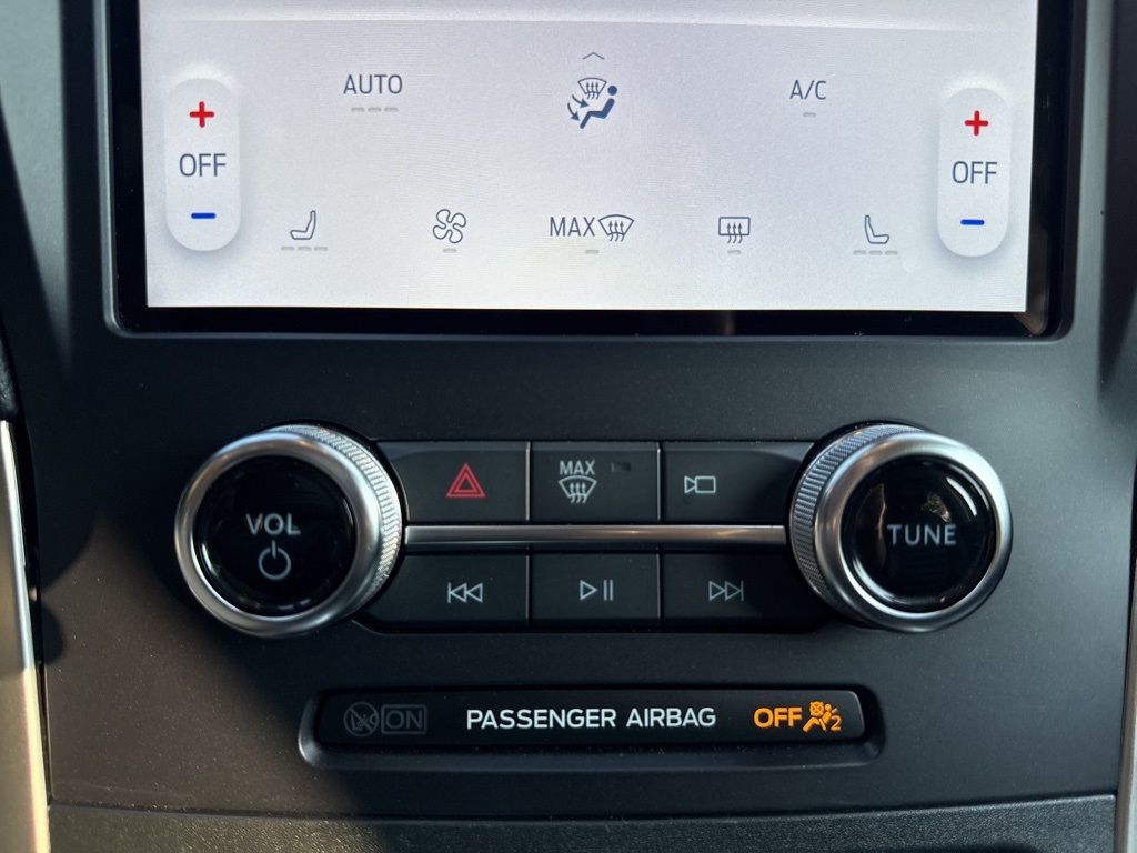 2024 Ford Edge SEL photo 26