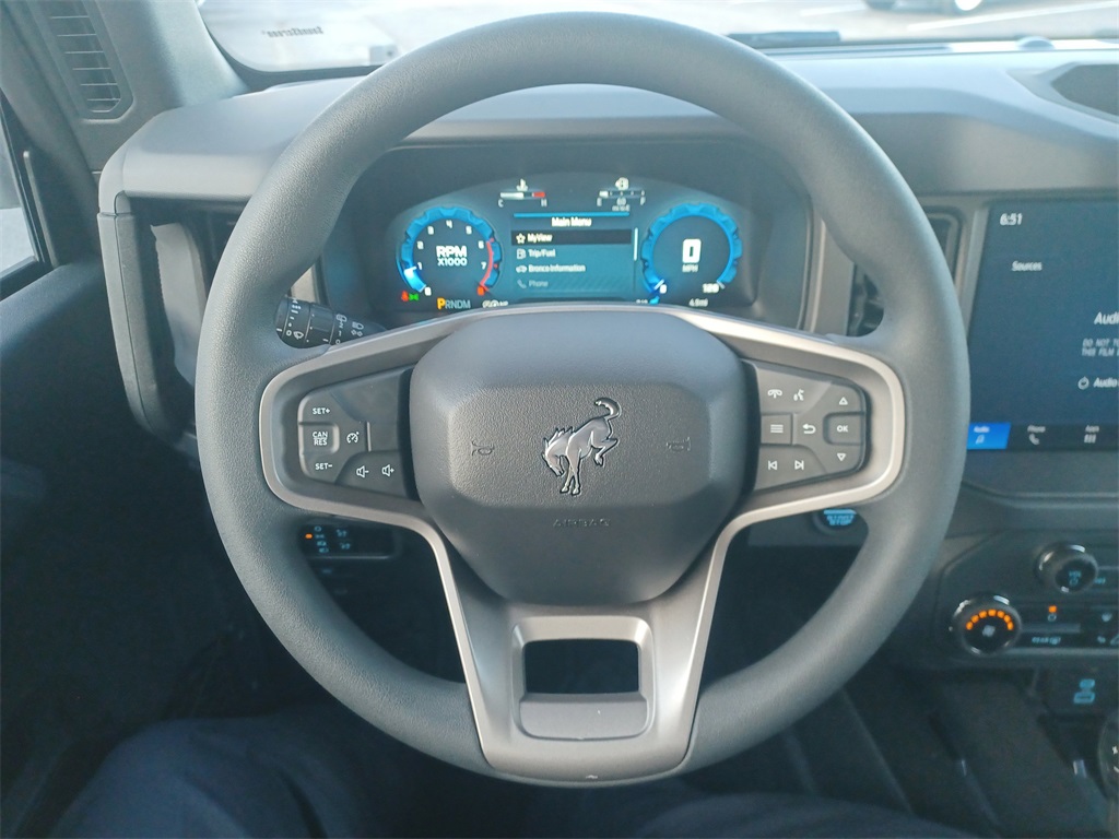2025 Ford Bronco Base photo 25