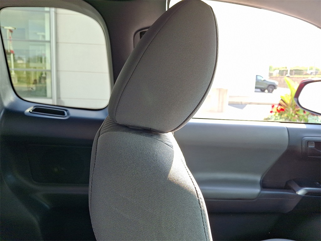 2022 Toyota Tacoma SR5 4x4 Access Cab photo 13