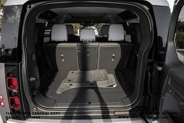 2025 Land Rover Defender 110 S photo 48
