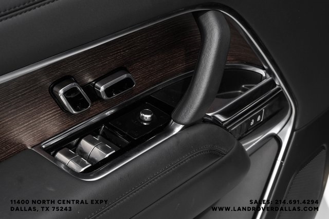 2023 Land Rover Range Rover SE photo 42