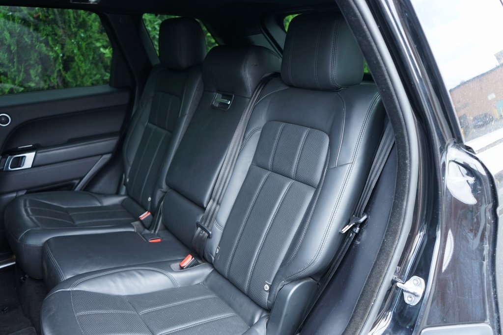 2020 Land Rover Range Rover Sport HSE photo 4