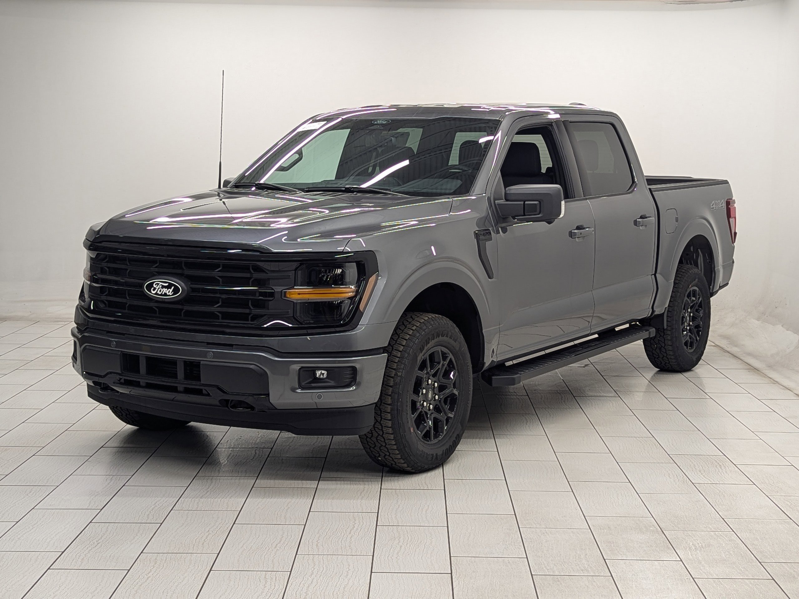2025 Ford F-150 XLT photo 4