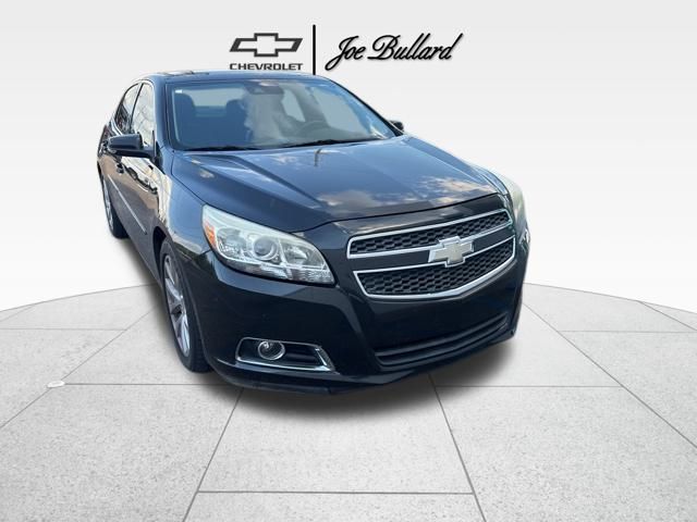 2013 Chevrolet Malibu 2LT photo 3