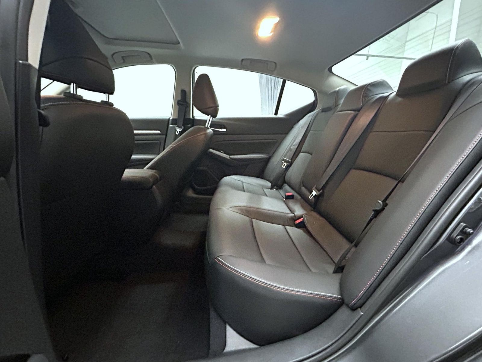 2025 Nissan Altima 2.5 SR photo 10