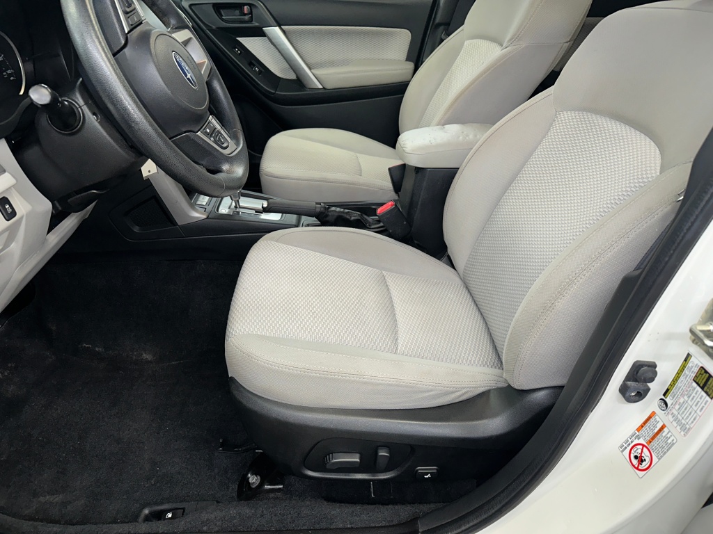 2017 Subaru Forester Premium photo 2