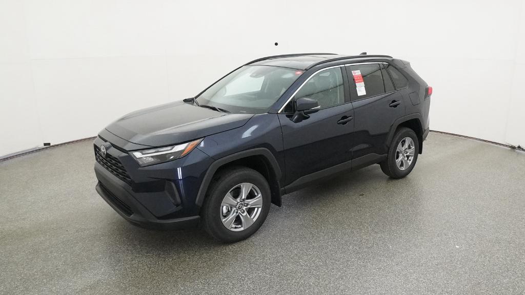 2025 Toyota RAV4 XLE's photo