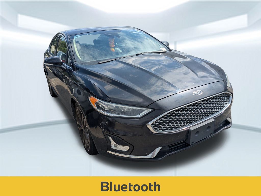 2019 Ford Fusion Titanium photo 2