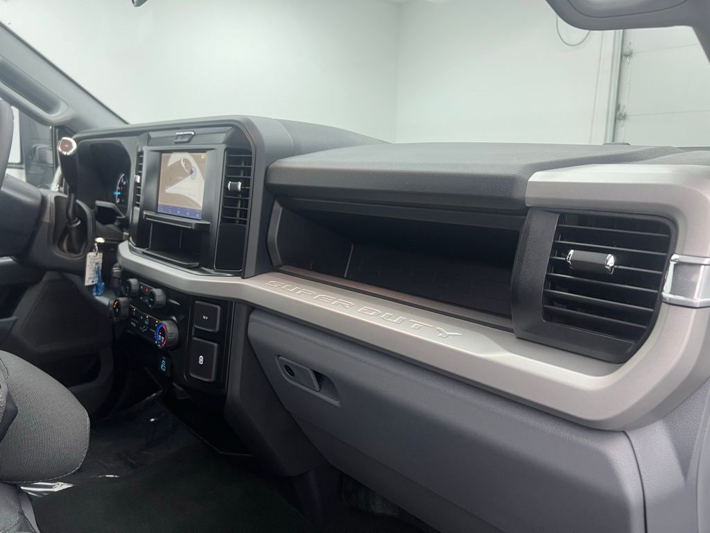 2025 Ford F-250 photo 24