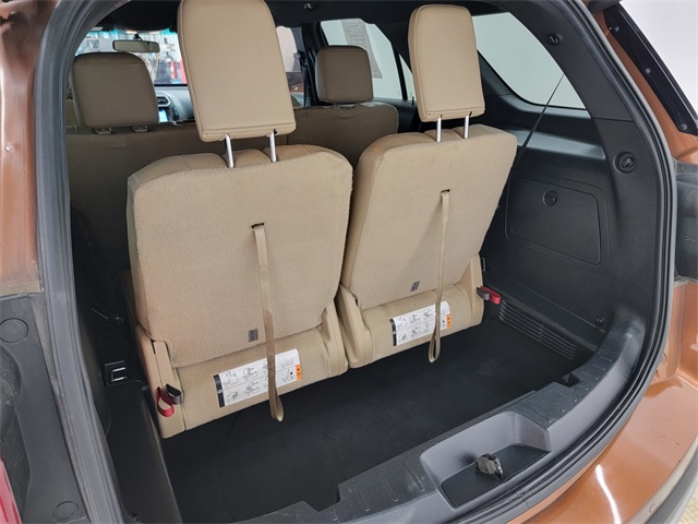 2017 Ford Explorer XLT photo 16