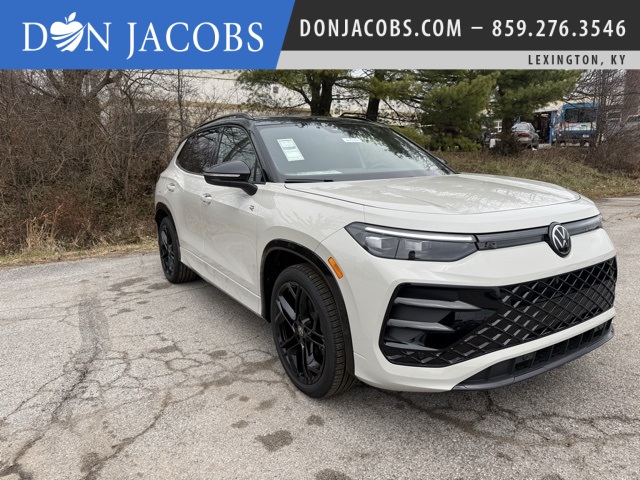 2026 Volkswagen Tiguan SE R-LINE BLACK's photo