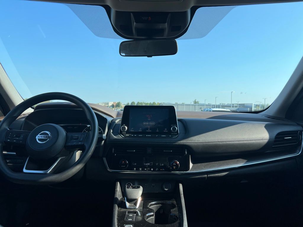 2021 Nissan Rogue SV photo 15