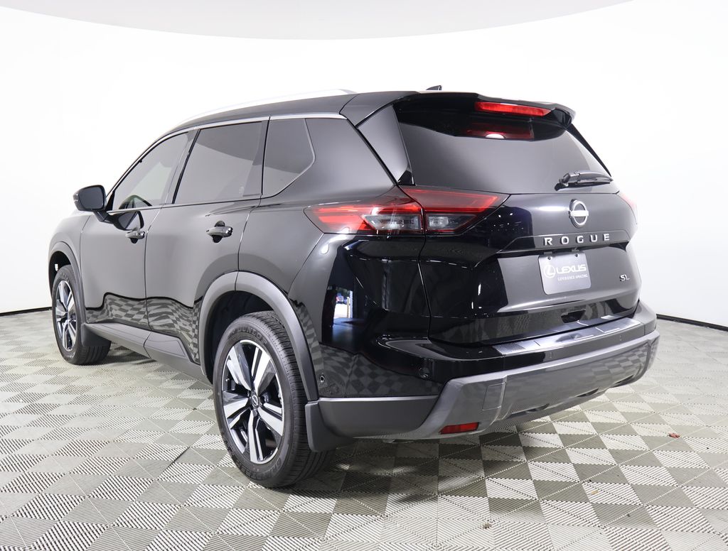 2025 Nissan Rogue SL photo 4