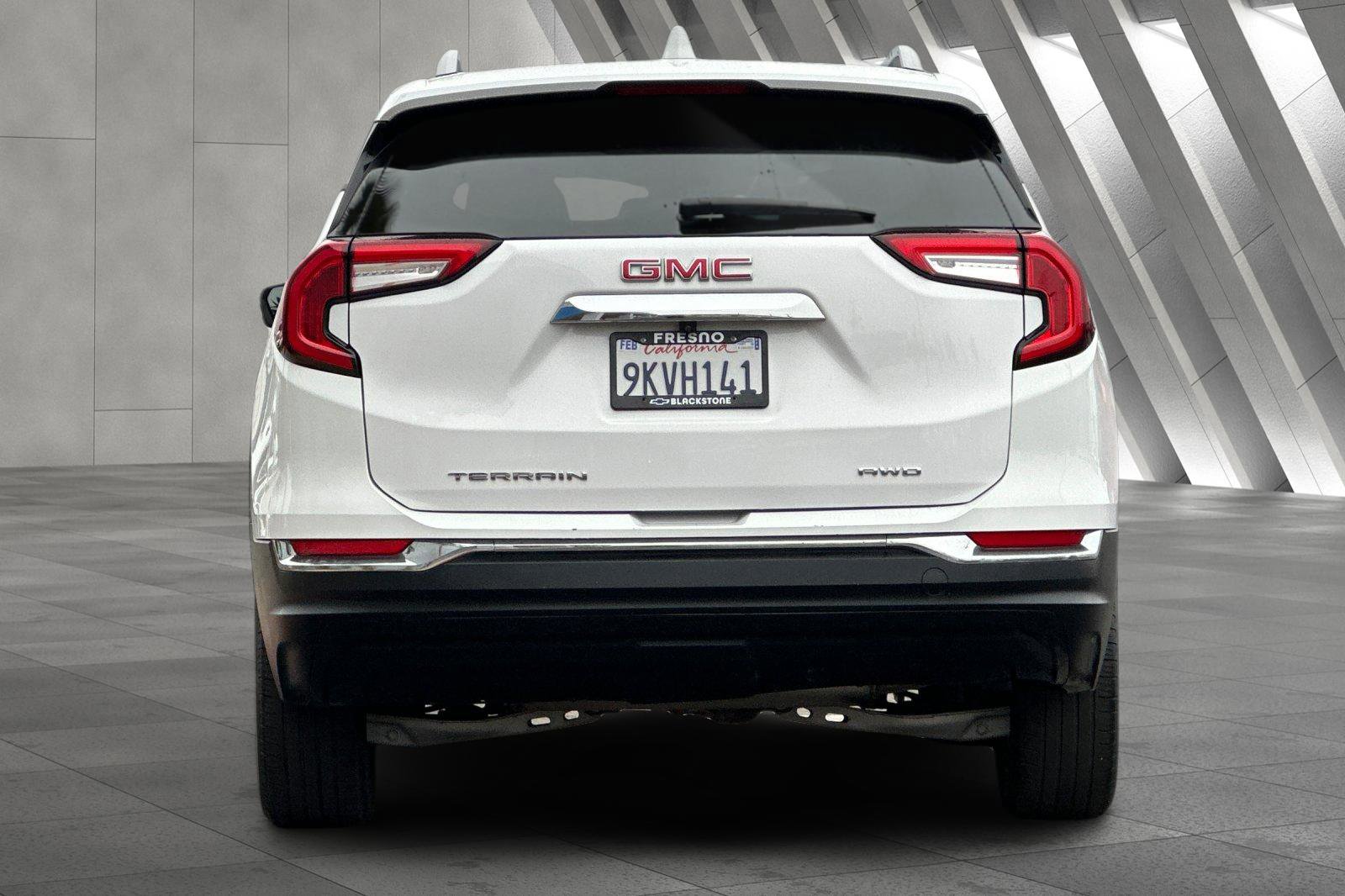 2024 Gmc Terrain SLT photo 3