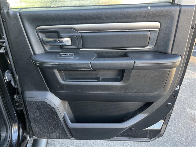 2015 Ram 1500 Sport photo 17