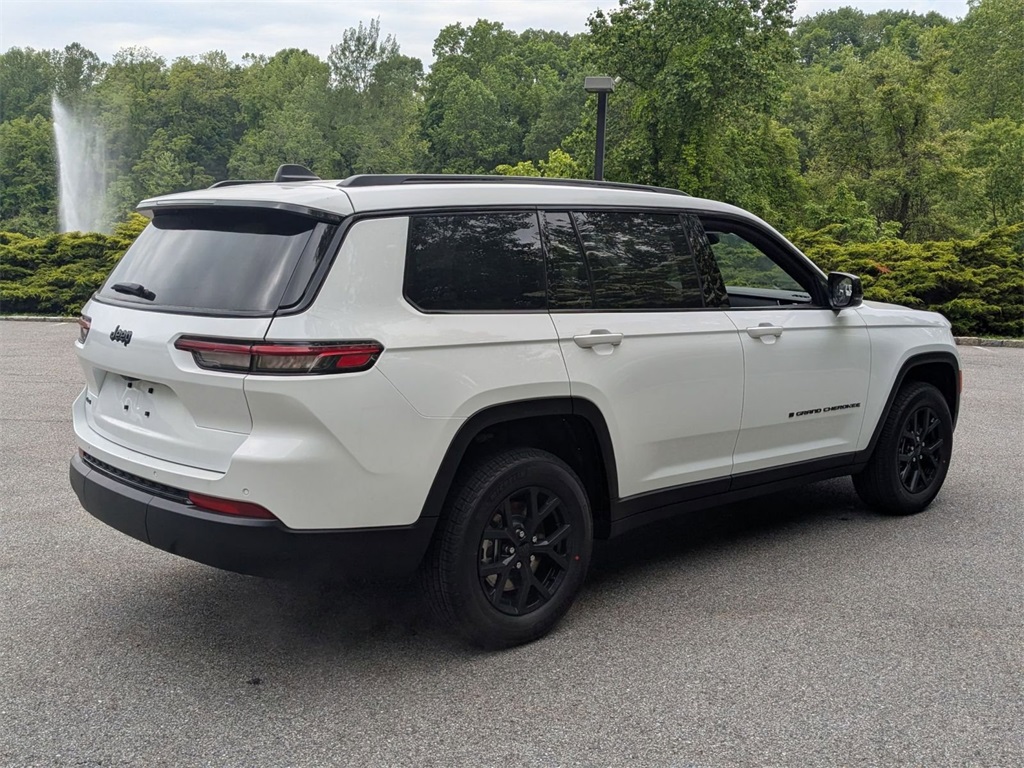 2025 Jeep Grand Cherokee L photo 3