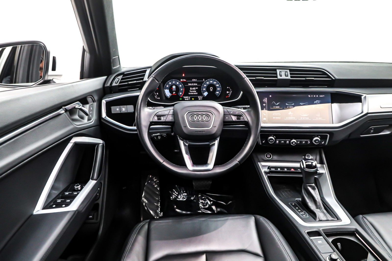 2024 Audi Q3 S line Premium 45 TFSI photo 4