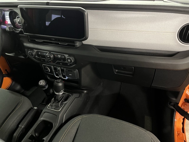 2025 Jeep Gladiator Sport photo 18