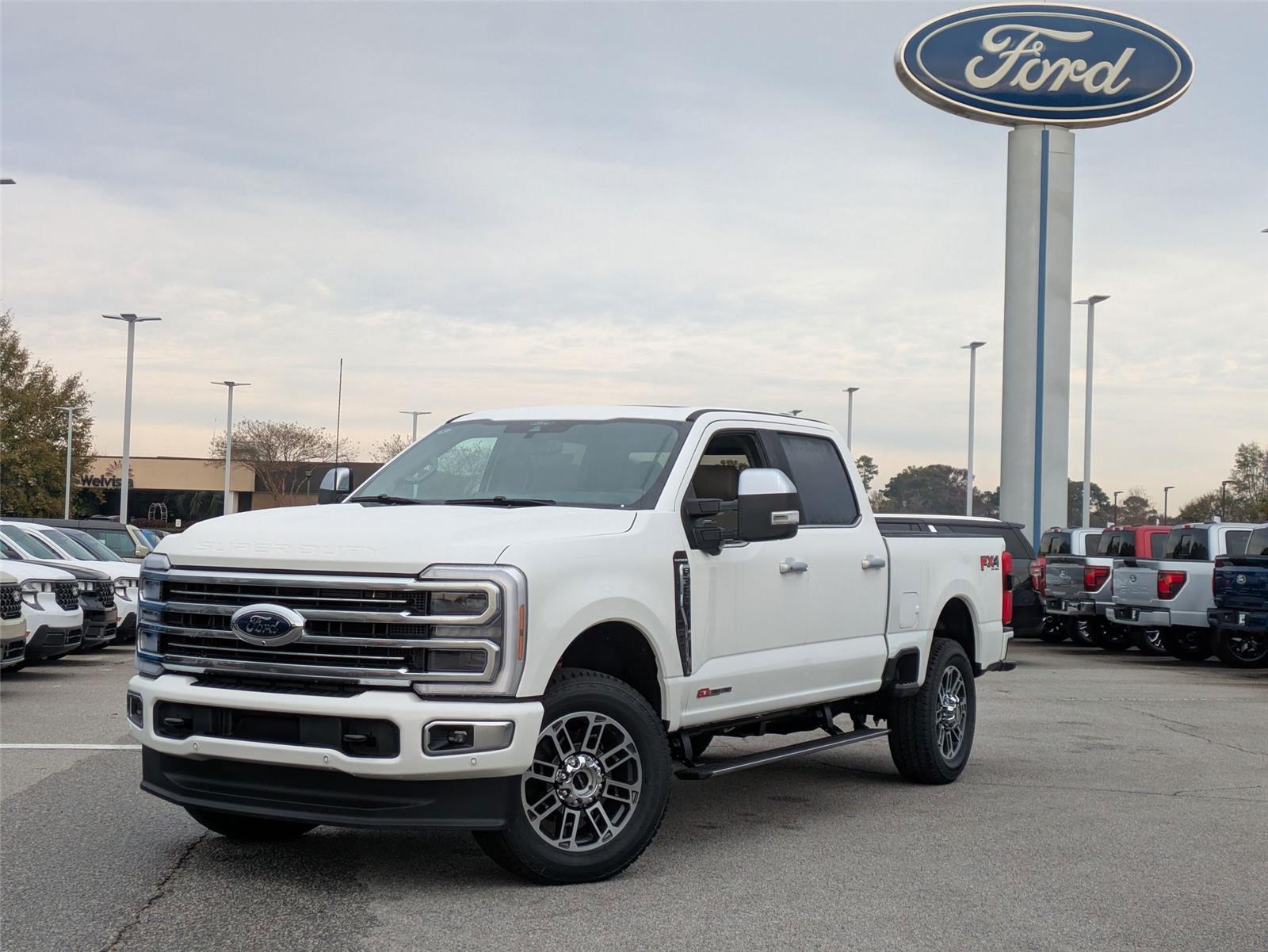 2026 Ford F-350 Super Duty Platinum's photo