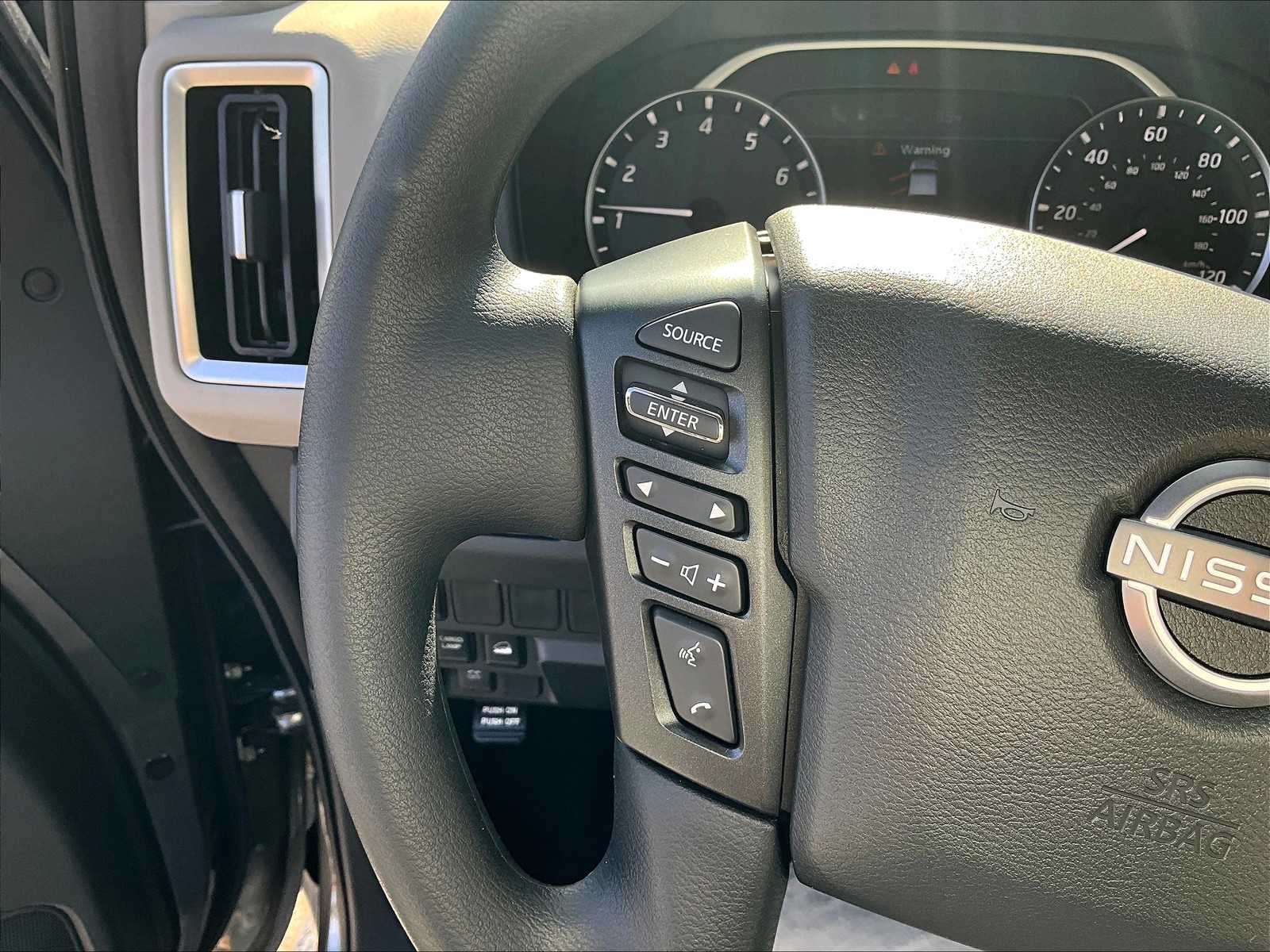 2025 Nissan Frontier SV photo 17