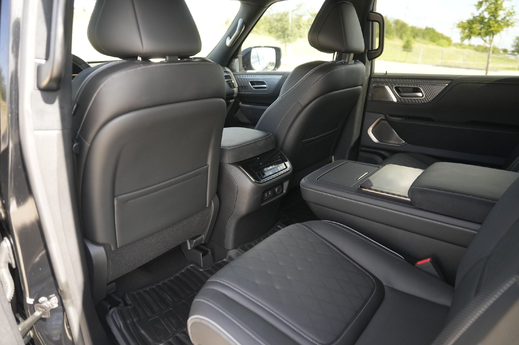 2025 Infiniti QX80 photo 18