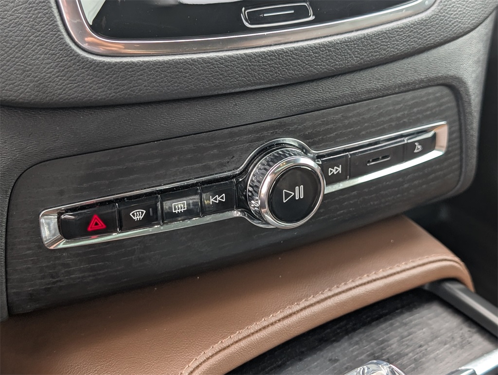 2022 Volvo XC90 Recharge T8 Inscription photo 29