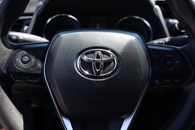 2020 Toyota Camry LE photo 21
