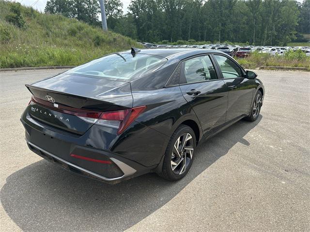 2025 Hyundai Elantra SEL Sport photo 5