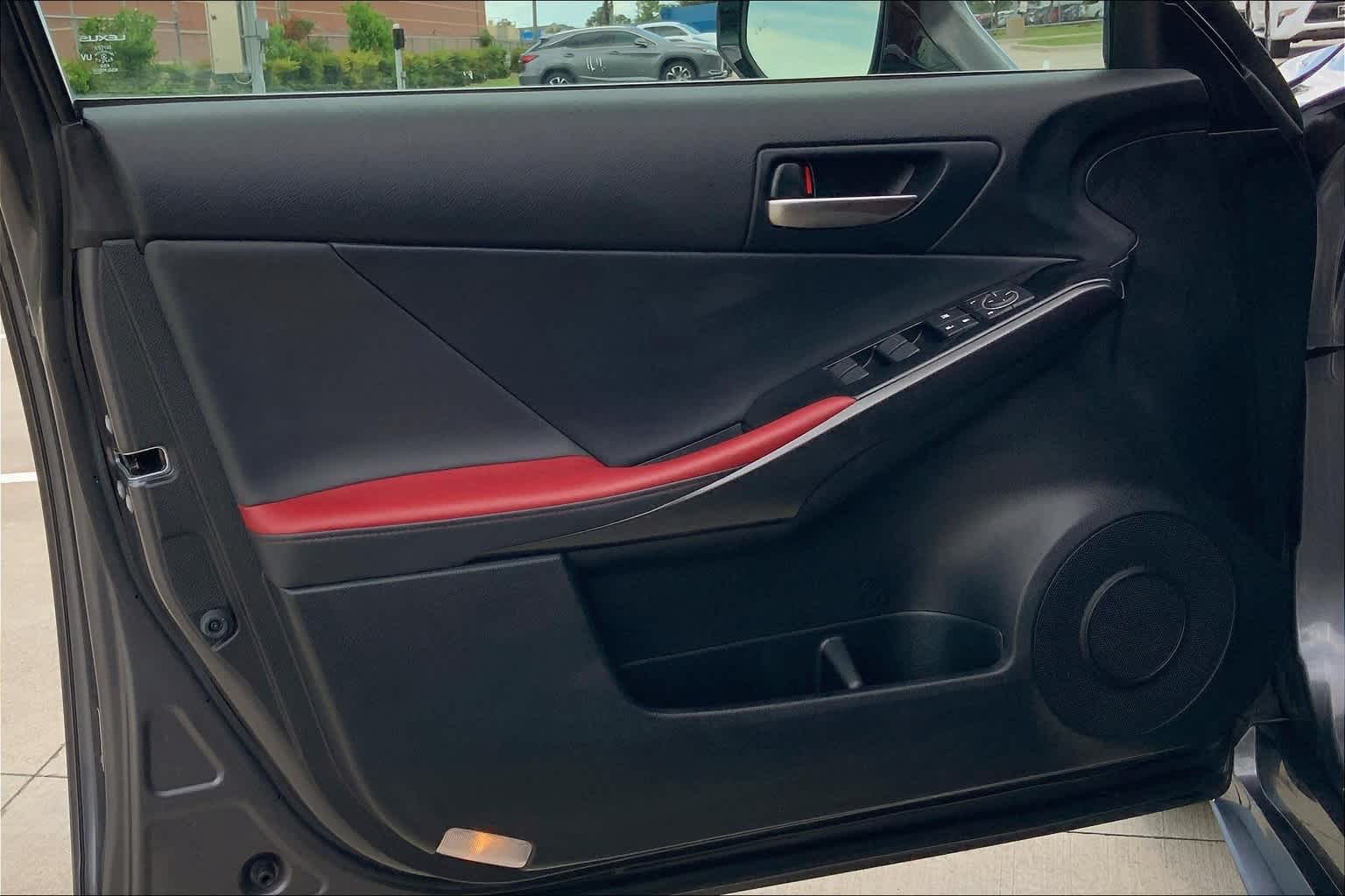 2021 Lexus IS 300 photo 19