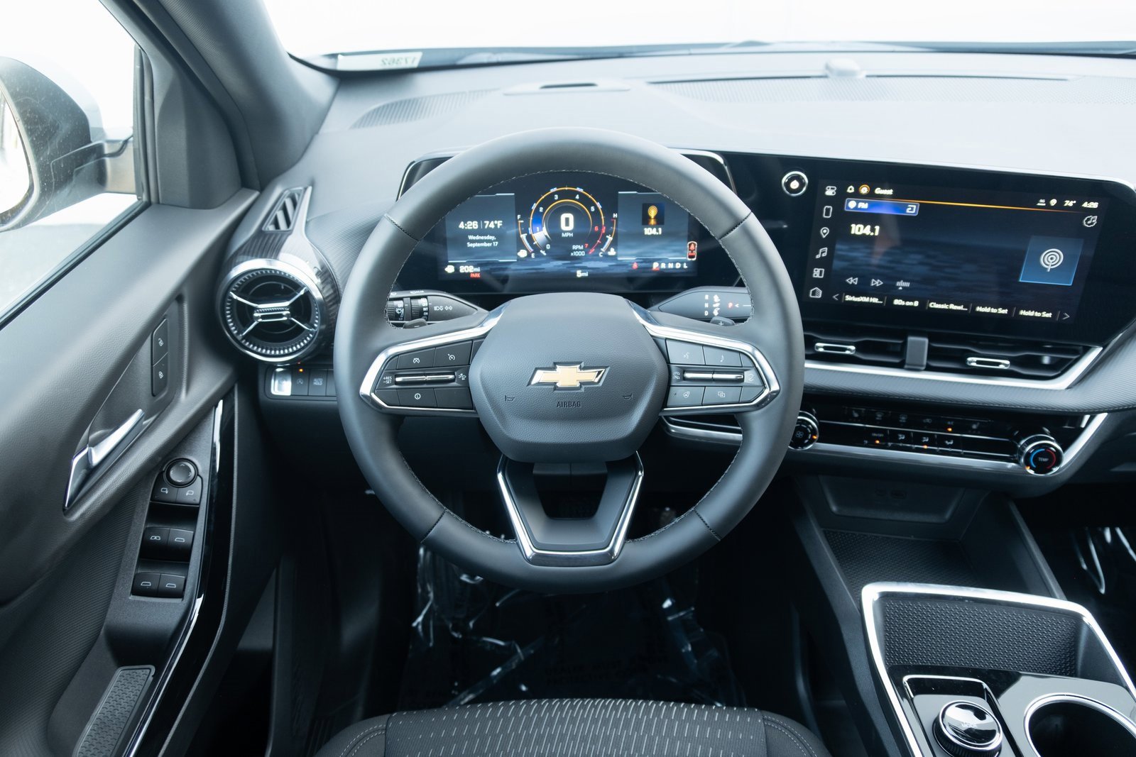 2026 Chevrolet Equinox LT photo 2