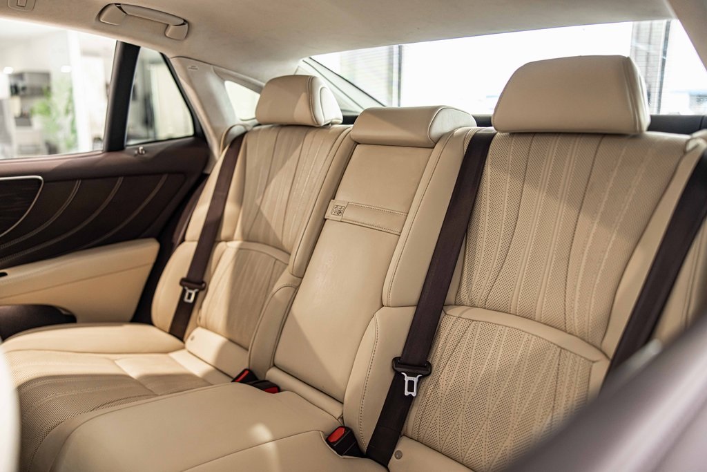 2018 LEXUS LS - Image 32