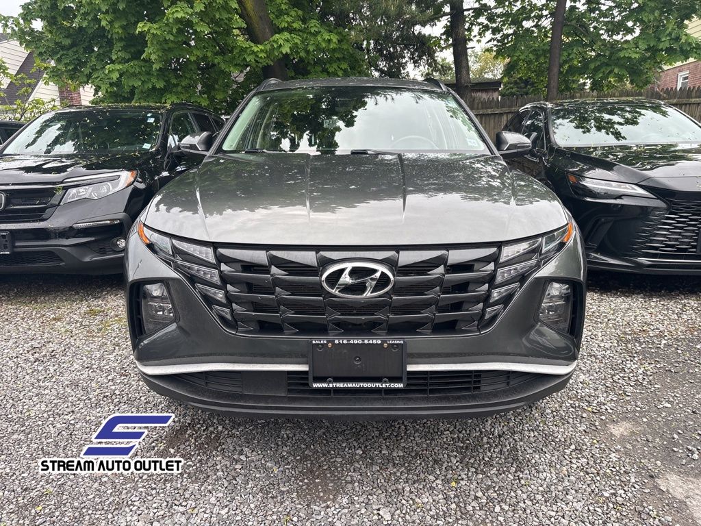 Used 2022 Gray Hyundai SEL image 2
