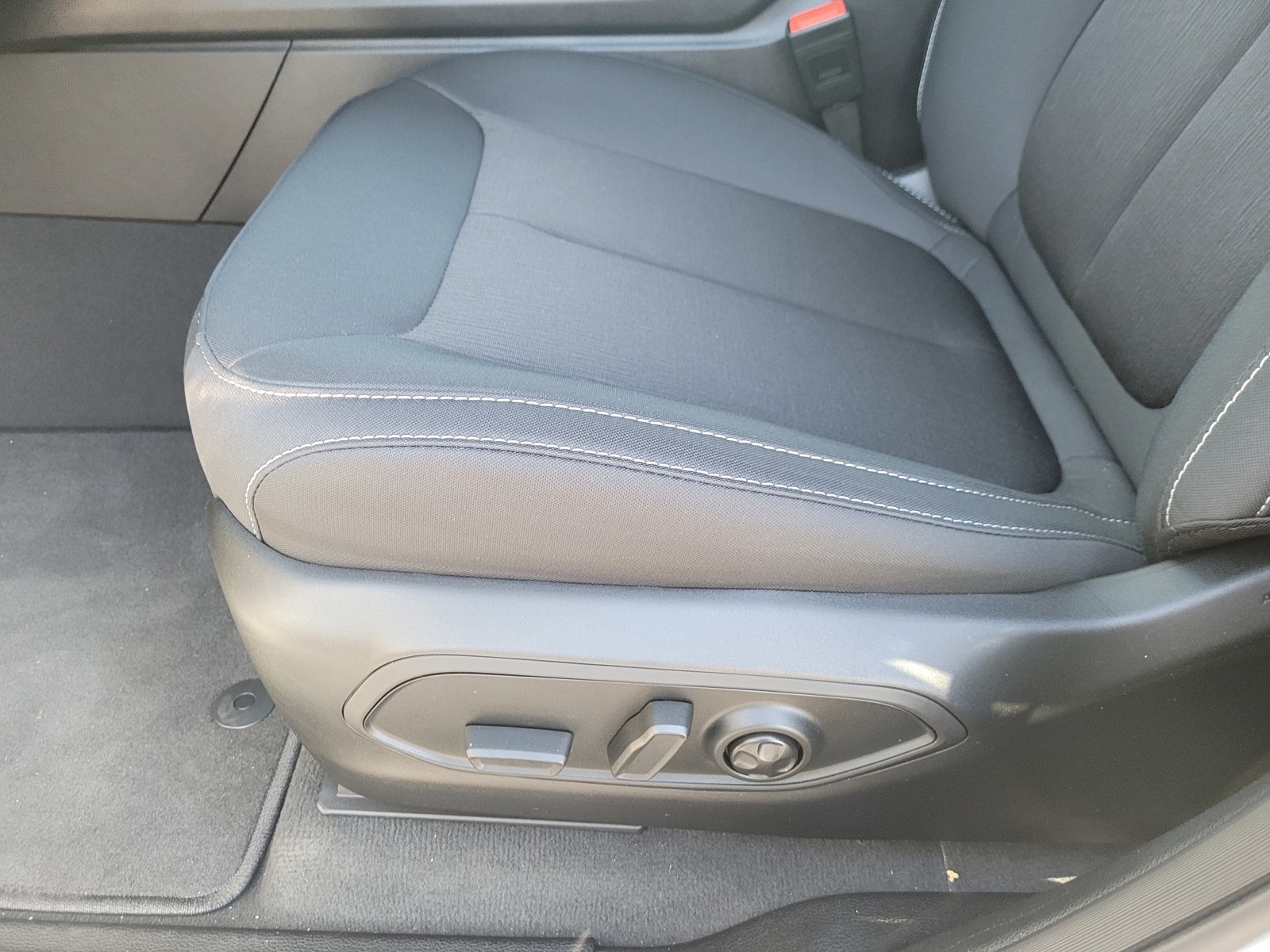 2025 Jeep Grand Cherokee Laredo X photo 13