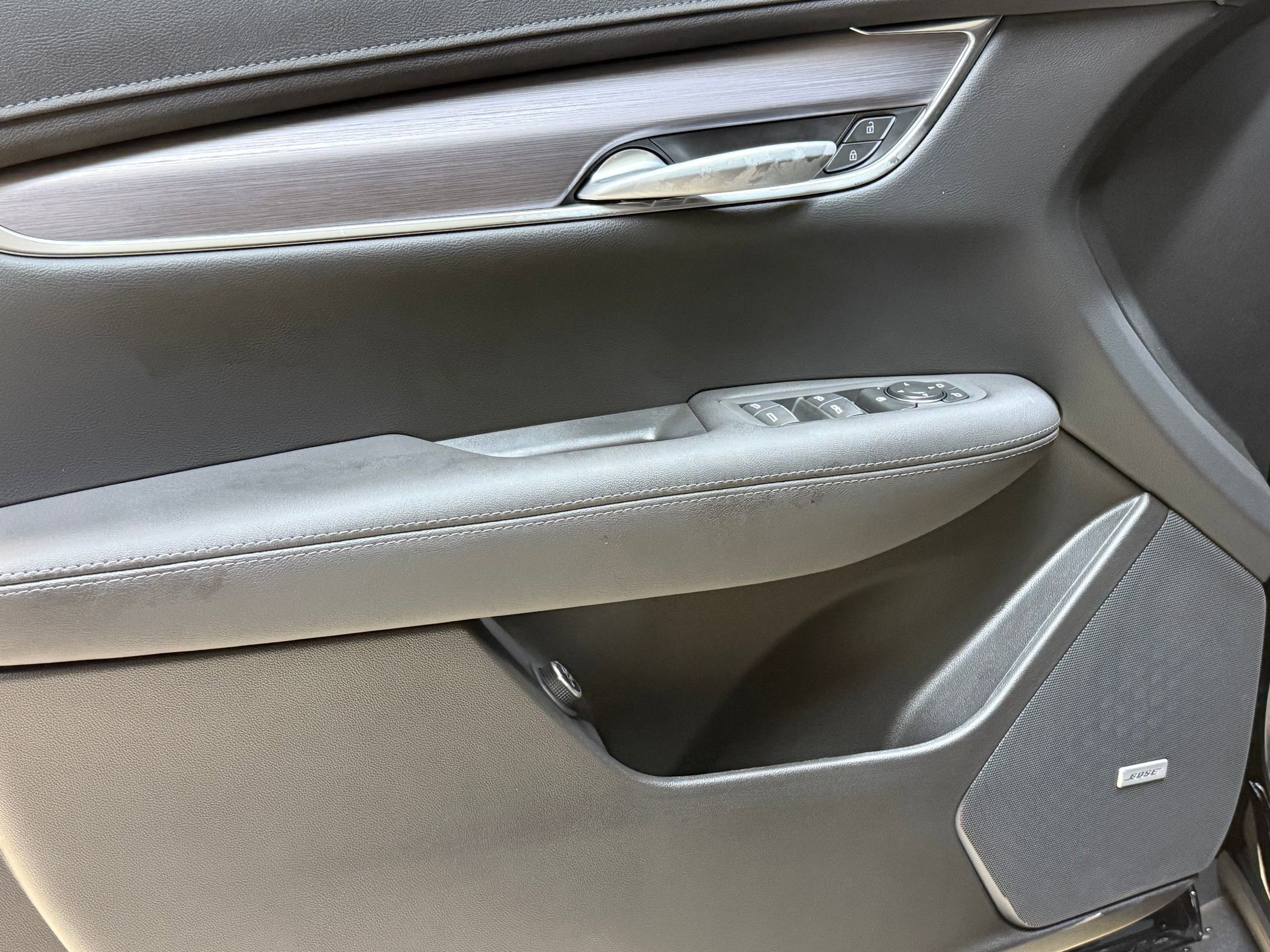 2025 Cadillac XT5 Luxury photo 12