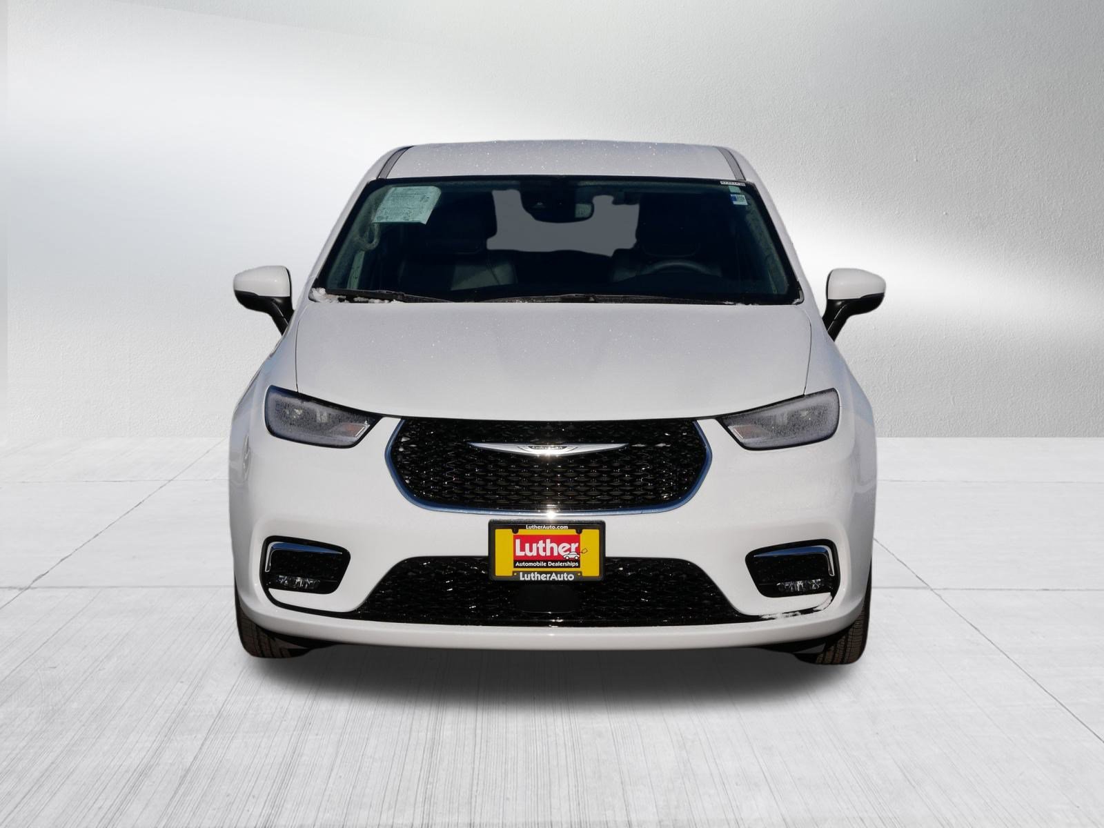 Used 2023 Chrysler Pacifica Hybrid Touring L with VIN 2C4RC1L78PR513624 for sale in Bloomington, Minnesota