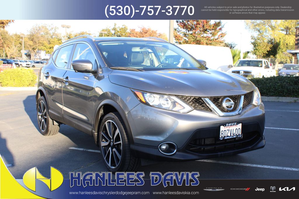 2017 Nissan Rogue Sport SL photo 2