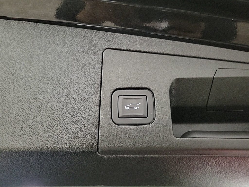 2025 CADILLAC XT5 - Image 22