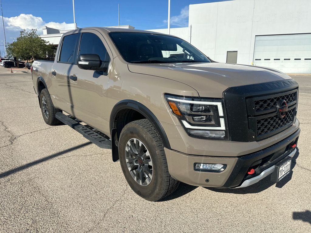 2024 Nissan Titan PRO-4X photo 2